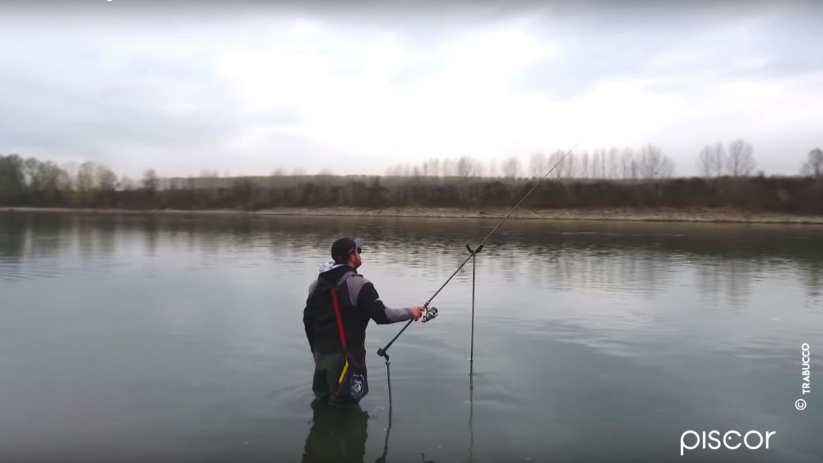 Barbel And Bream Feeder Fishing